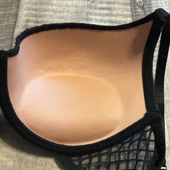 VINCE CAMUTO black bra- size‎ 36C - Picture 5 of 8